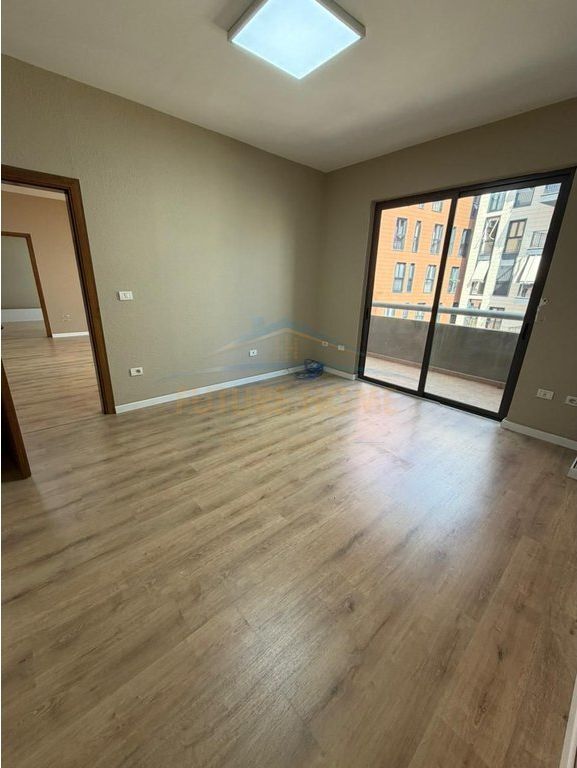 Qera, Apartament 2+1+2, Rruga e Kosovarëve, Tiranë