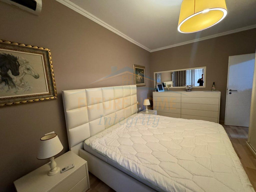 Qera, Apartament 2+1, Ish Tregu Elektrik, Tiranë.