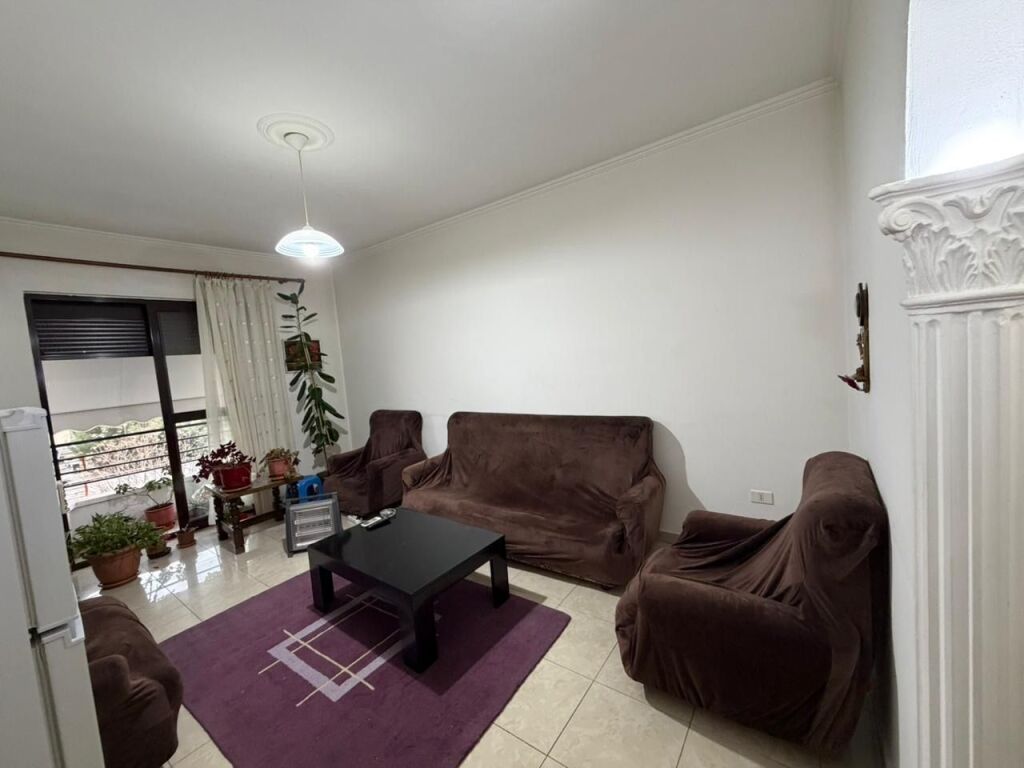 Apartment 1+1 for rent near the Ministry of Foreign Affairs. 450 ALL per month