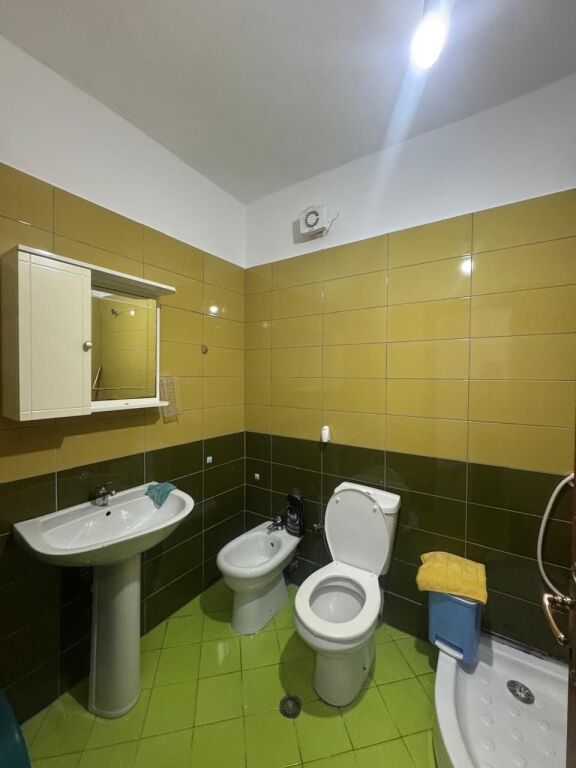 Jepet Me Qera Apartament 2+1+1 Ballkon
