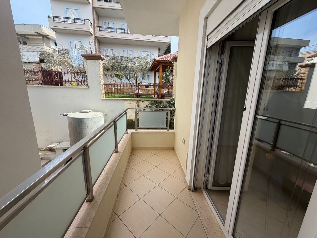 1+1,arredato alle ville americane, via Elbasan, prezzo 400 euro