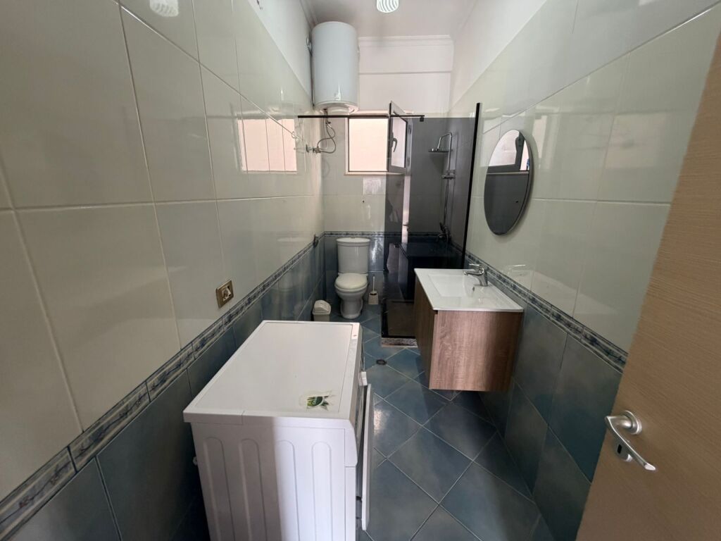 Affittasi 1+1 alle ville tedesche al 2° piano Godine private 400 eu