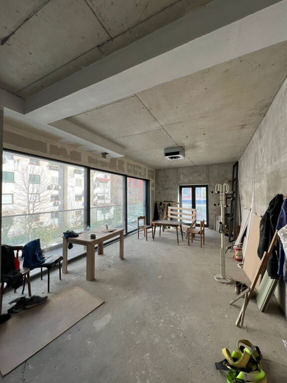 Ambient zyre për qera