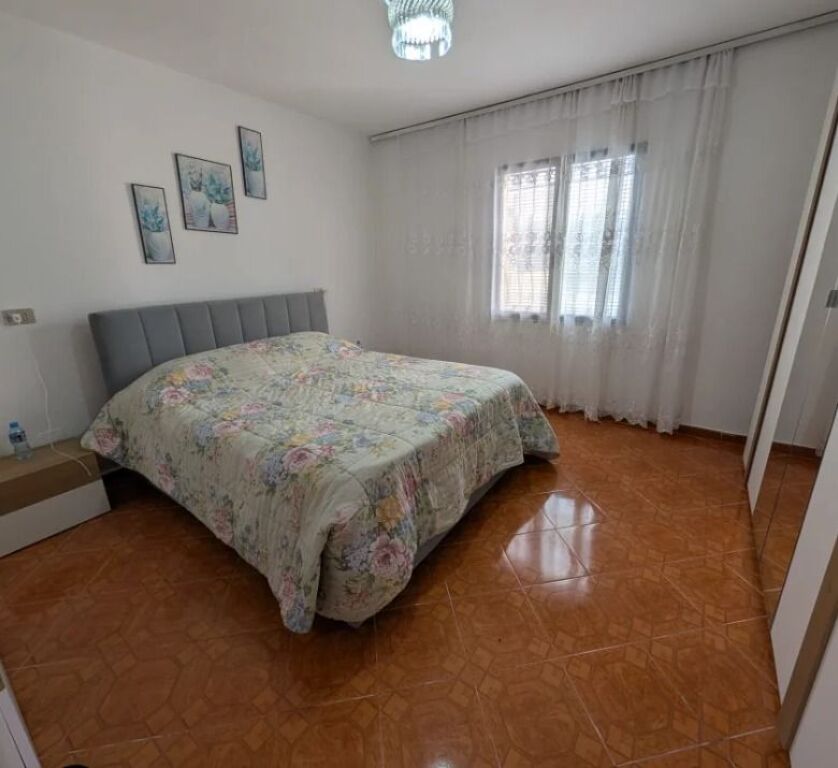Qera | Shtëpi private 2 + 1 | Paskuqan | 400 €/muaj