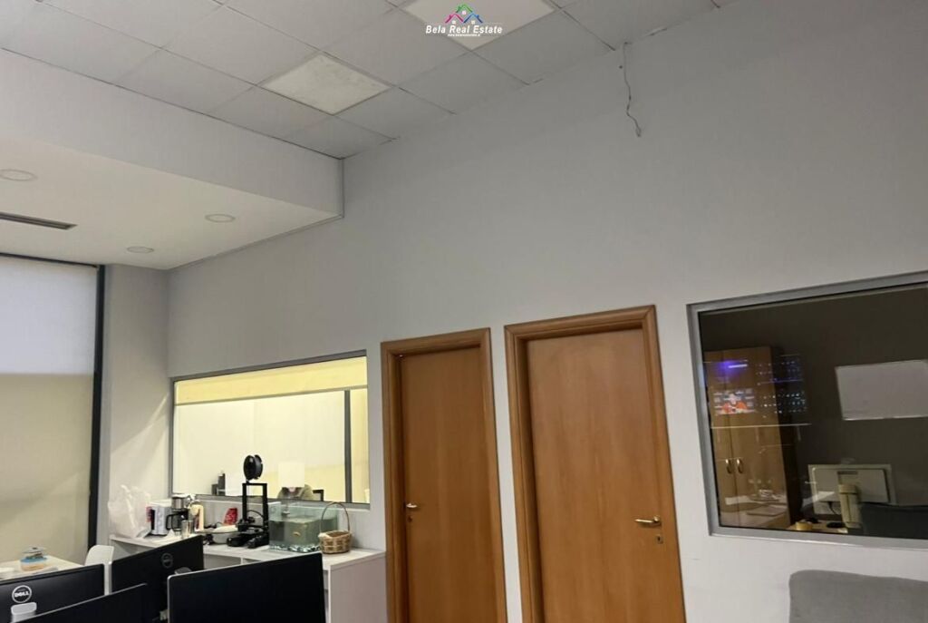 Zyre Me Qera tek Komuna e Parisit (ID BZ2508) Tirane.