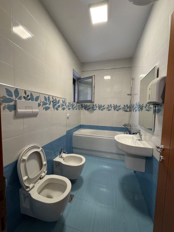 Ambient zyrash me qira tek Rruga e Bogdaneve!