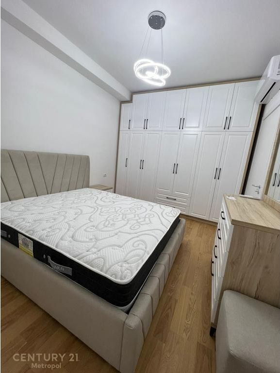 JEPET ME QERA APARTAMENT 1+1 TE ZOGU I ZI