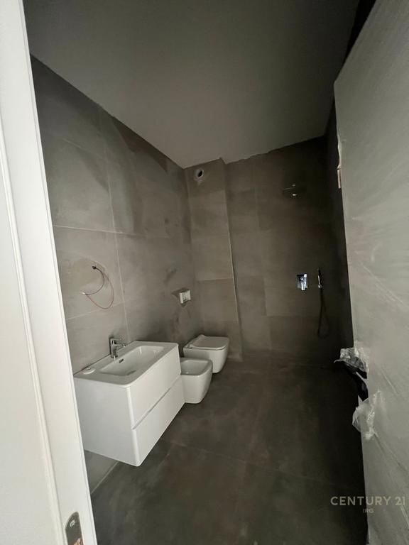 In vendita 2+1 al Bulevardi Ri