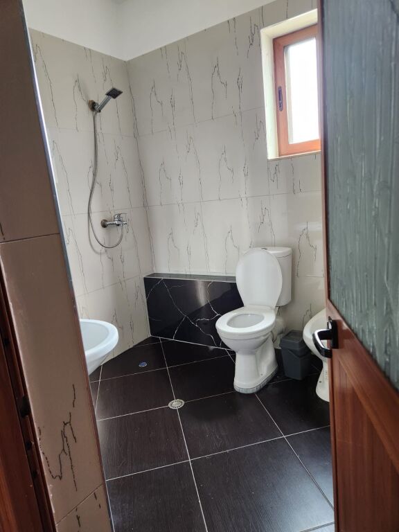 Jepet Me Qera Apartament 1+1+1 Ballkon