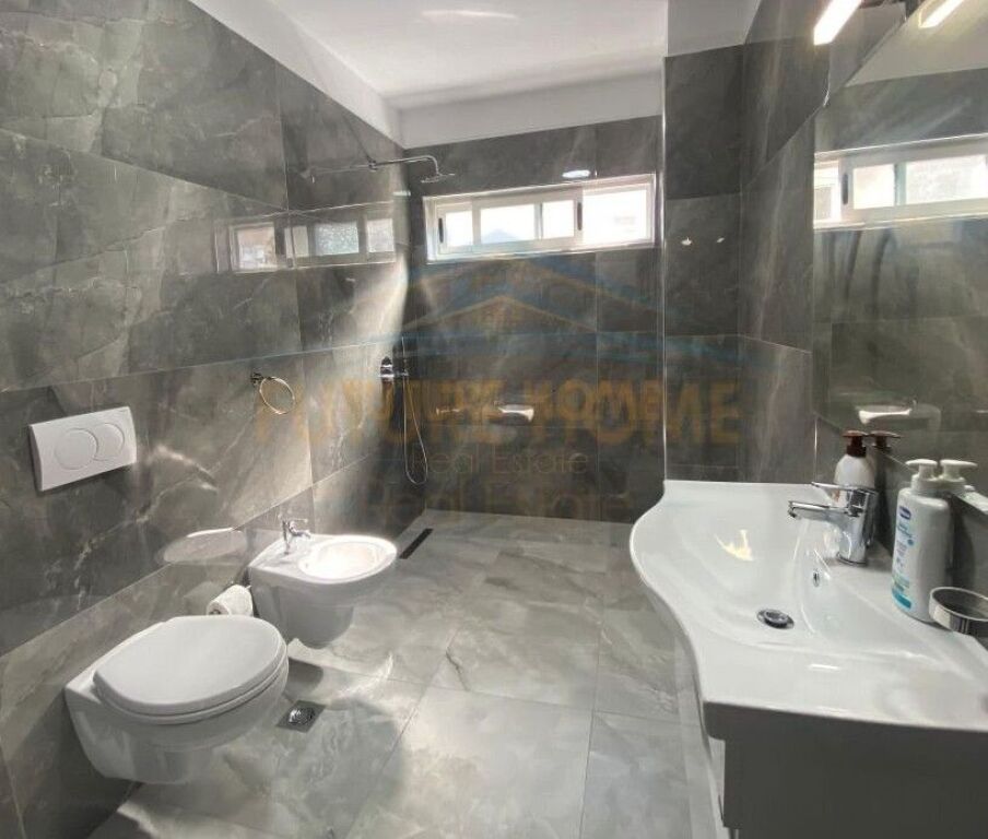 Qera, Apartament 2+1, 21 Dhjetori