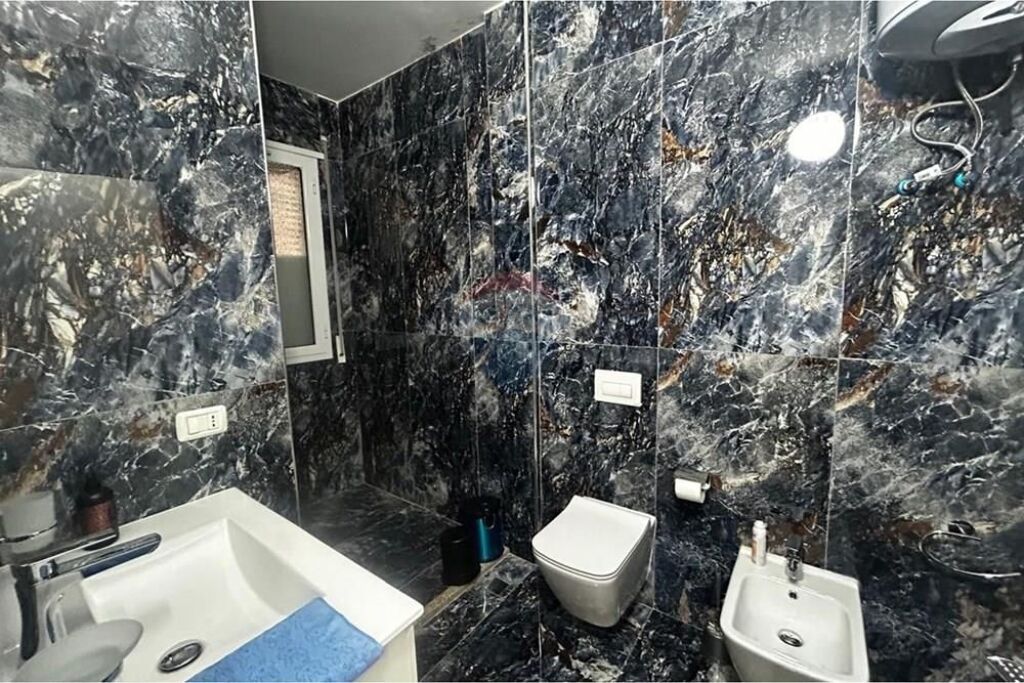 Apartament Modern 2+1 me Qira në Lungomare, Vlorë – 600€/Muaj