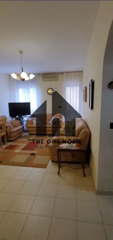 Qera 1+1 Komune Parisit / Pallat i ri .