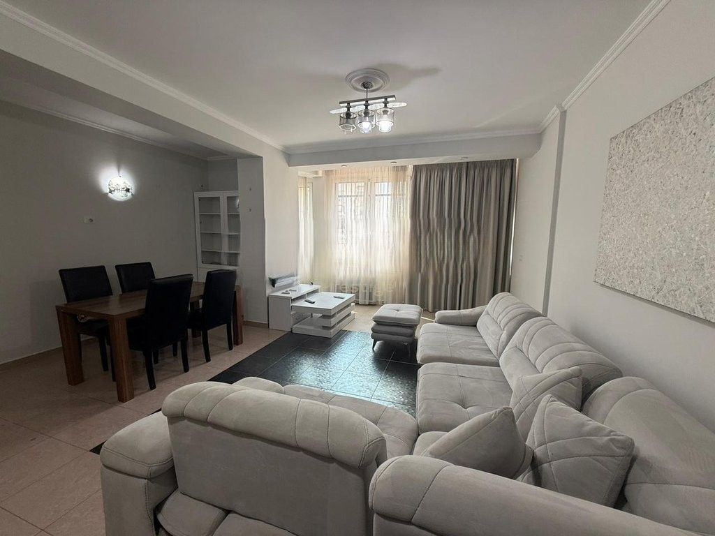 APARTAMENT 3+1+2 ME QIRA, RRUGA E KAVAJES, TIRANE! 900 € /Muaj