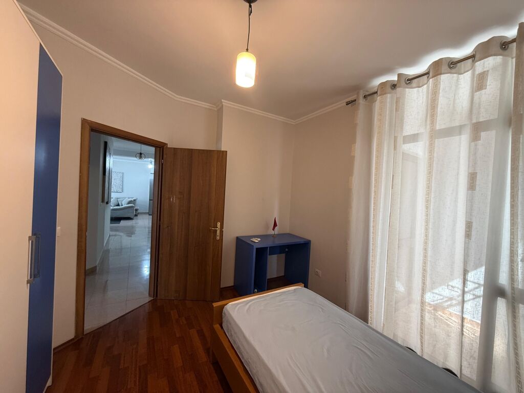 APARTAMENT 3+1+2 ME QIRA, RRUGA E KAVAJES, TIRANE!
