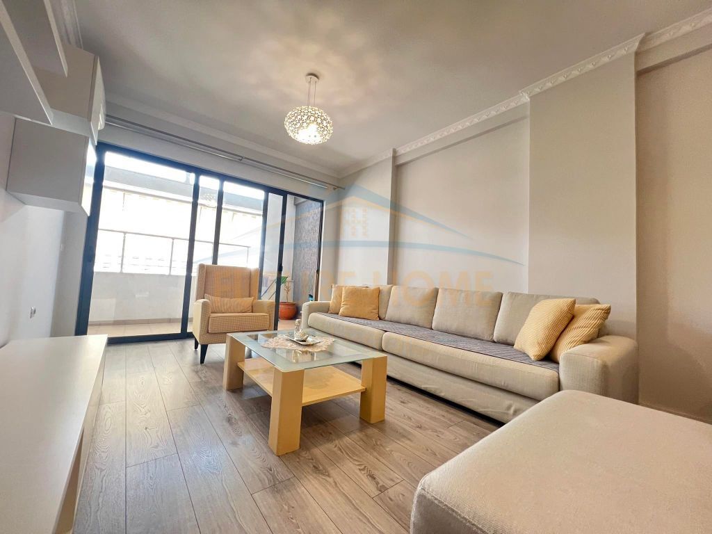 Affitto, Appartamento 2+1+2, Unaza e Re, Tirana.