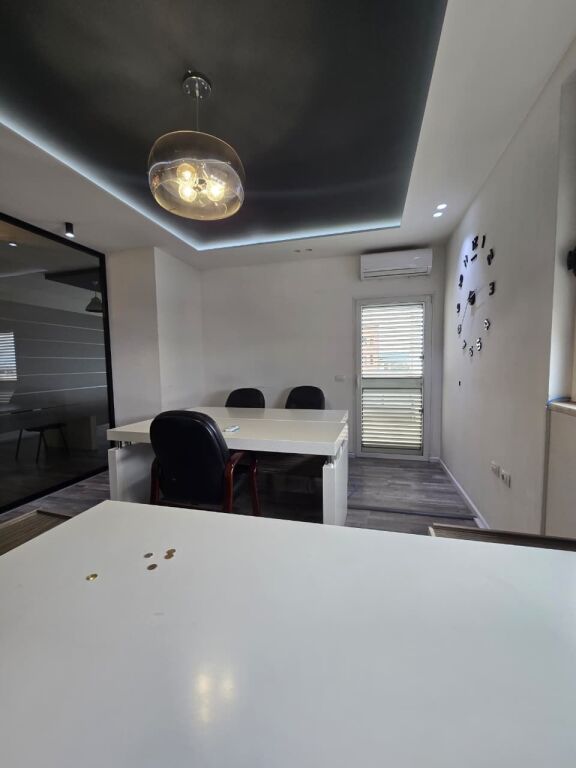 Zyre per qera te Delijorgji 160m2