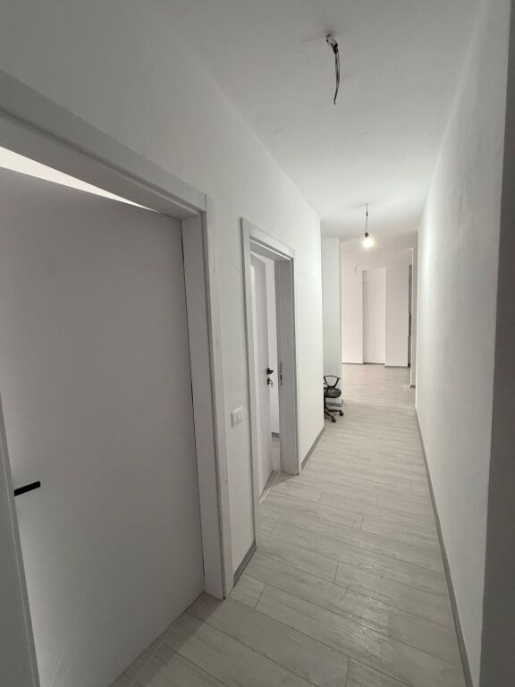 2+1,me kundrabufe,per banim apo zyre,te rruge e kavajes,cmimi 650 mije leke