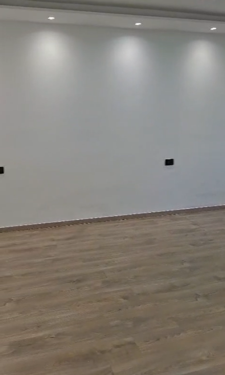 OFFICE FOR RENT 50M2 WILLSON SQUARE 75,000 LEKE FH-58606