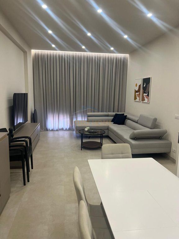 Qera, Apartament 2+1+2+Post Parkimi, Ish Dogana, Tiranë.