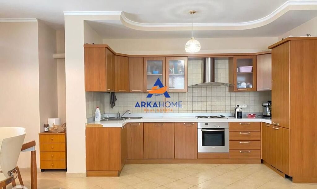 JEPET APARTAMENT ME QERA 2+1+BALLKON "DIGA E LIQENIT" 80.000 LEKE