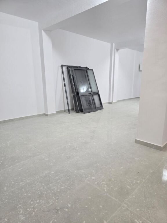 🏢 Business premises for rent  📍 21 Dhjetori Area💰 Price: 750€ net / month