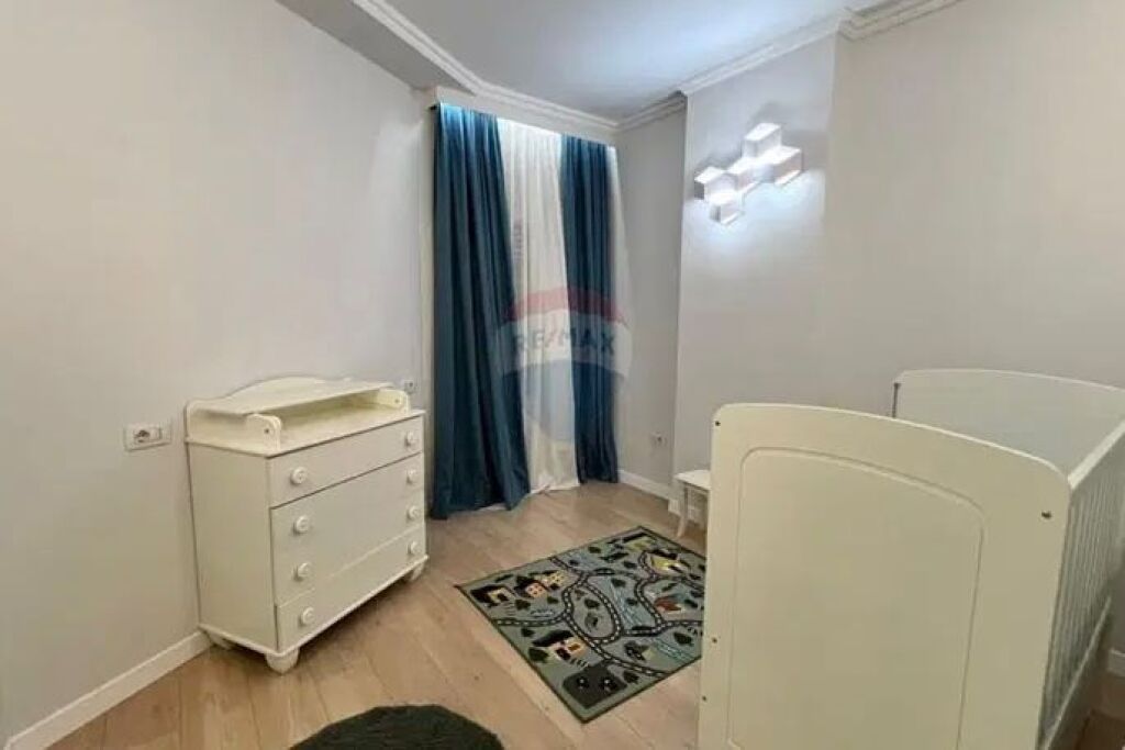 Apartament 3+1 per qira, prane Eleonores!