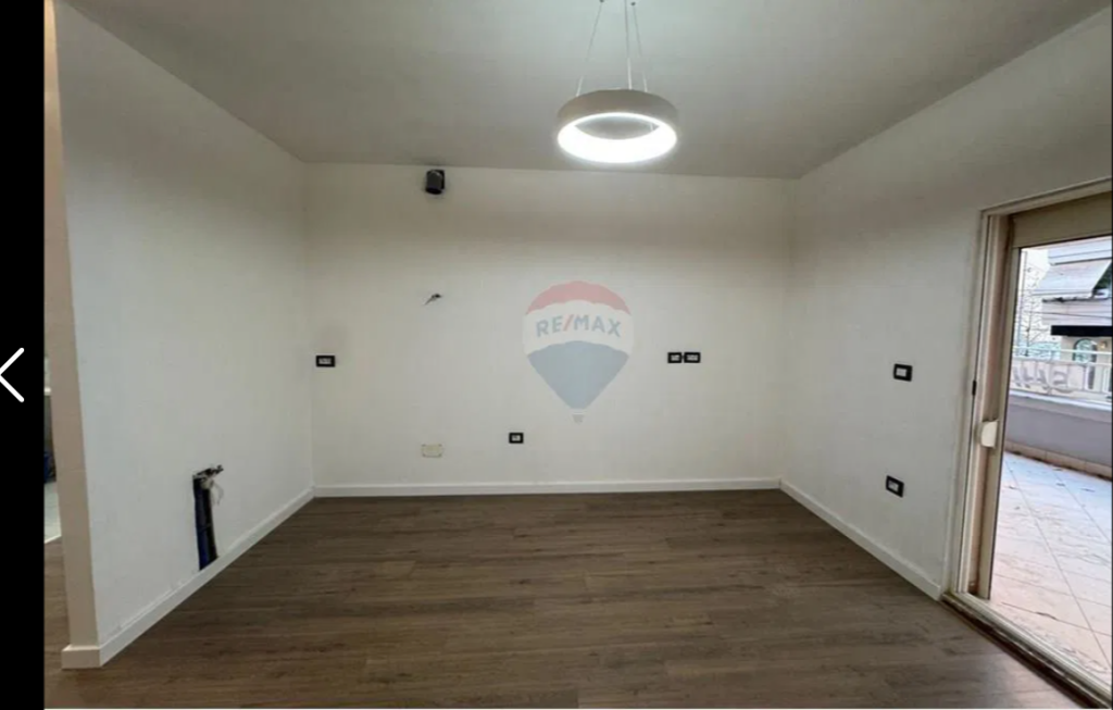 Apartament per shitje 1+1 tek Komuna e Parisit