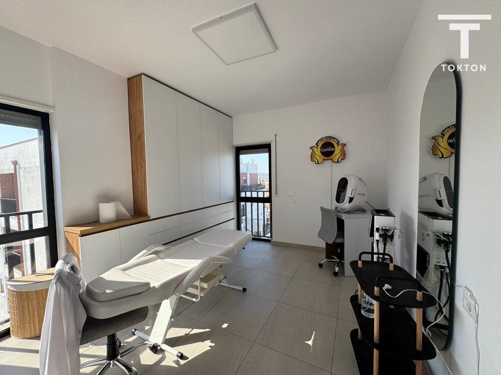 FOR SALE APARTMENT 3+1+2 DIBRES STREET