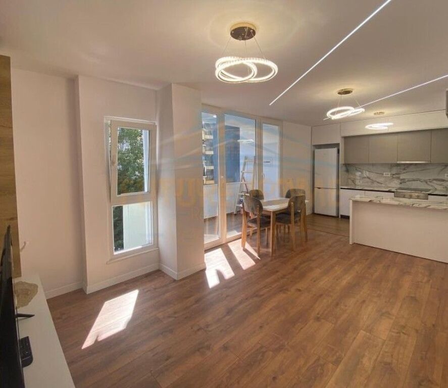 Qera, Apartament 2+1, 21 Dhjetori