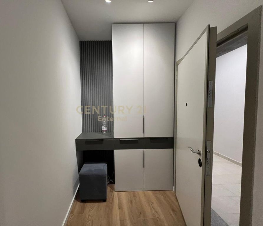 For sale 2+1 apartment at Fusha e Aviacionit