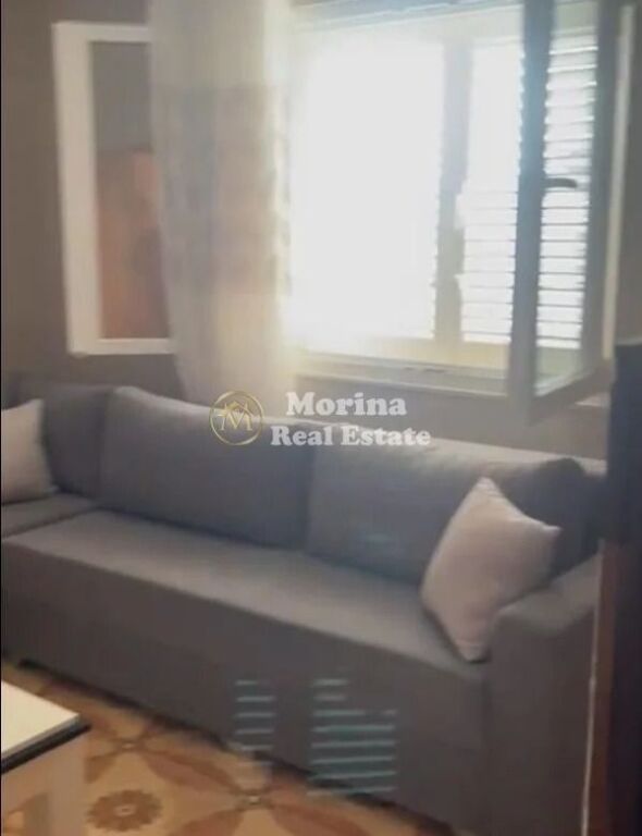 Qera | Shtëpi private 2 + 1 | Porcelan | 650 €/muaj