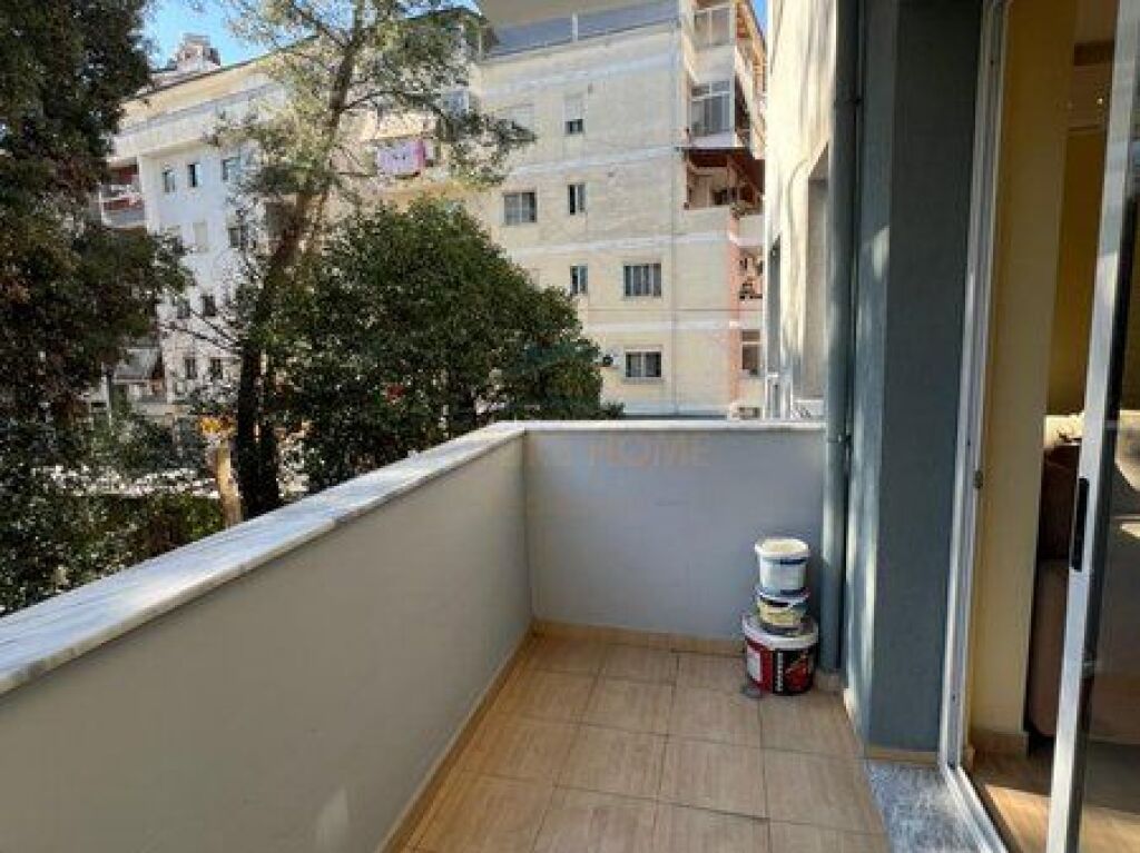 Shitet, Apartament 2+1, Fresk, Tirane