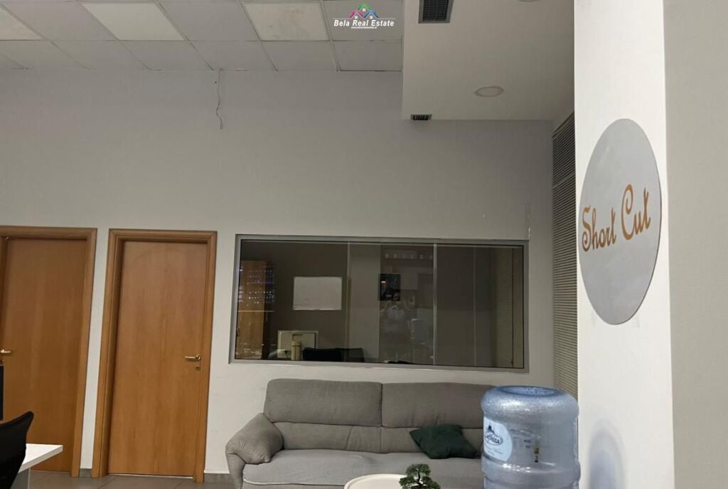 Zyre Me Qera tek Komuna e Parisit (ID BZ2508) Tirane.