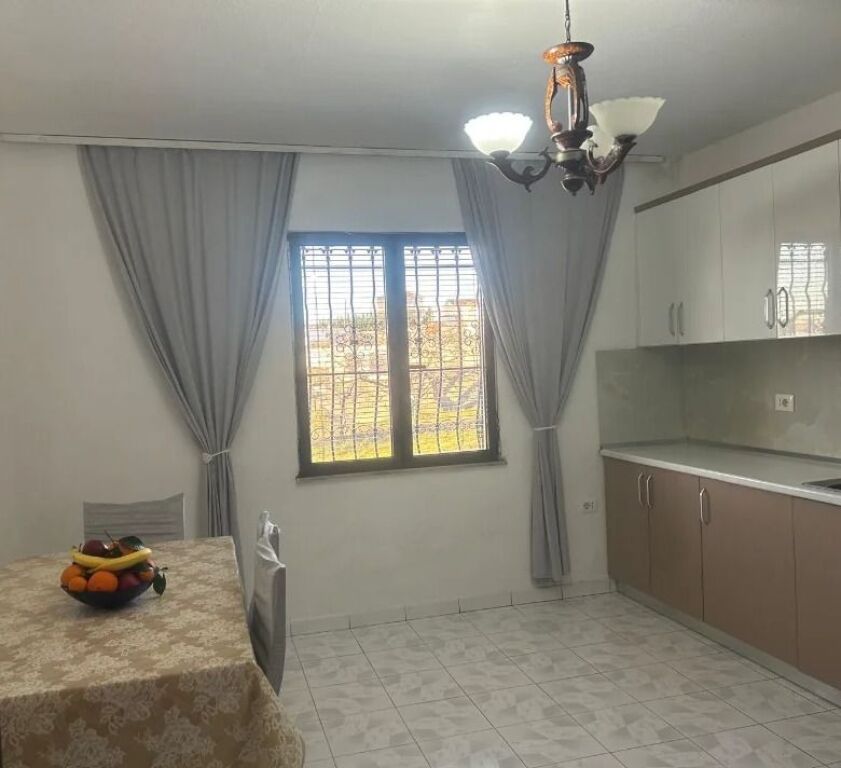 Qera | Shtëpi private 2 + 1 | Paskuqan | 400 €/muaj
