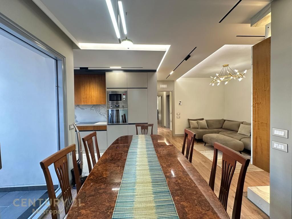 JEPET ME QERA APARTAMENT 2+1+2 TE PALLATI ME SHIGJETA