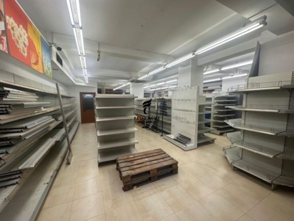 DYQAN ME QERA 220 M2 21 DHJETORI 3.300 EURO FH-58770