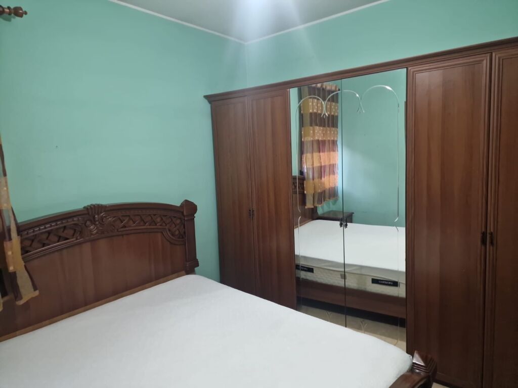 Jepet me qera apartament 2+1+2 tualete te Vila L Astir