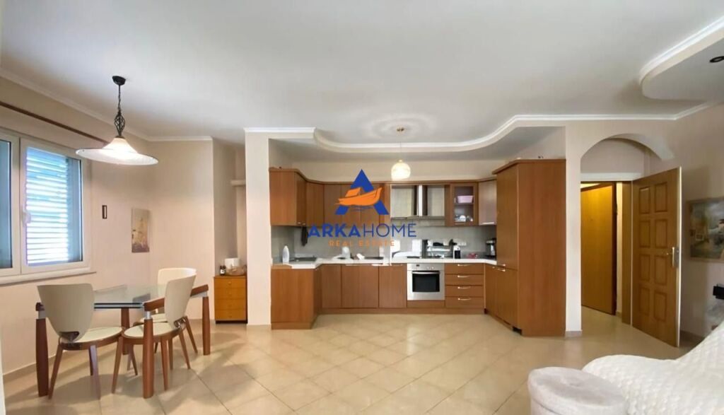 JEPET APARTAMENT ME QERA 2+1+BALLKON "DIGA E LIQENIT" 80.000 LEKE