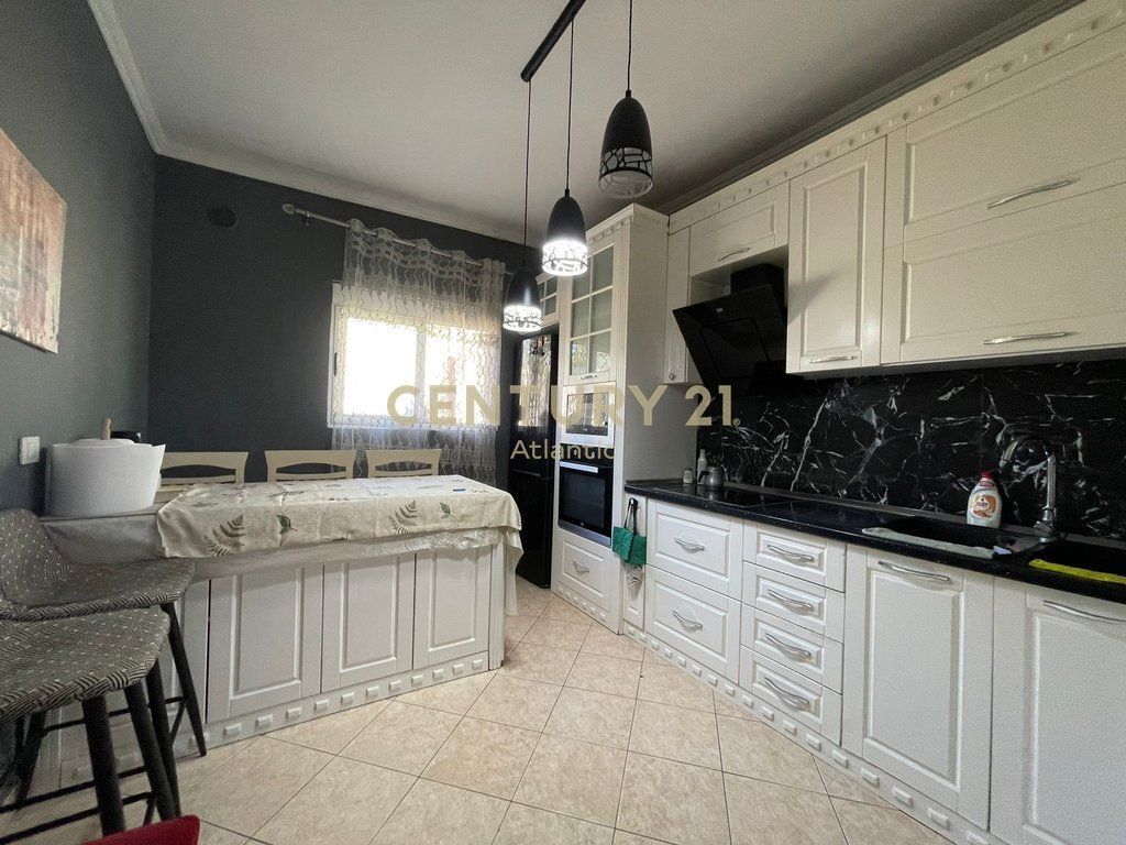 SHITET SHTEPI PRIVATE NE SPITALLE, DURRES! 168,000 €