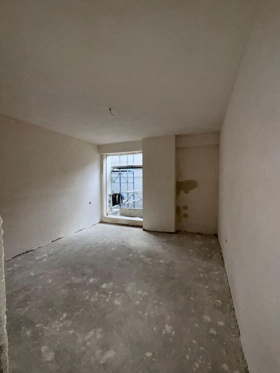 SHITET APARTAMENT 1+1 ISH FUSHA E AVIACIONIT 130.000 EURO FH-58614