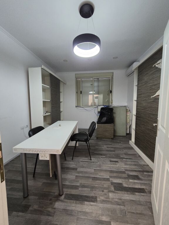 Ufficio in affitto in Via Kavaja