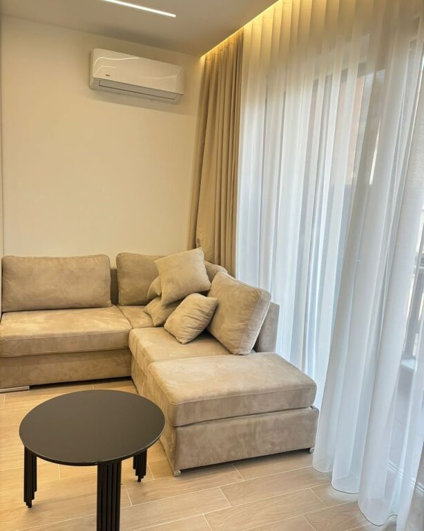 Jepet Me Qera Apartament 1+1+1 Ballkon