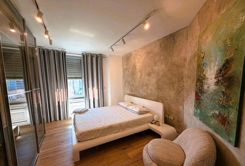 APARTAMENT LUKSOZ ME QIRA 2+1+2+DEPO+POST PARKIMI TEK STADIUMI DINAMO