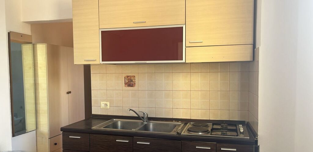 garsoniere me qira dy minuta nga Siri Kodra