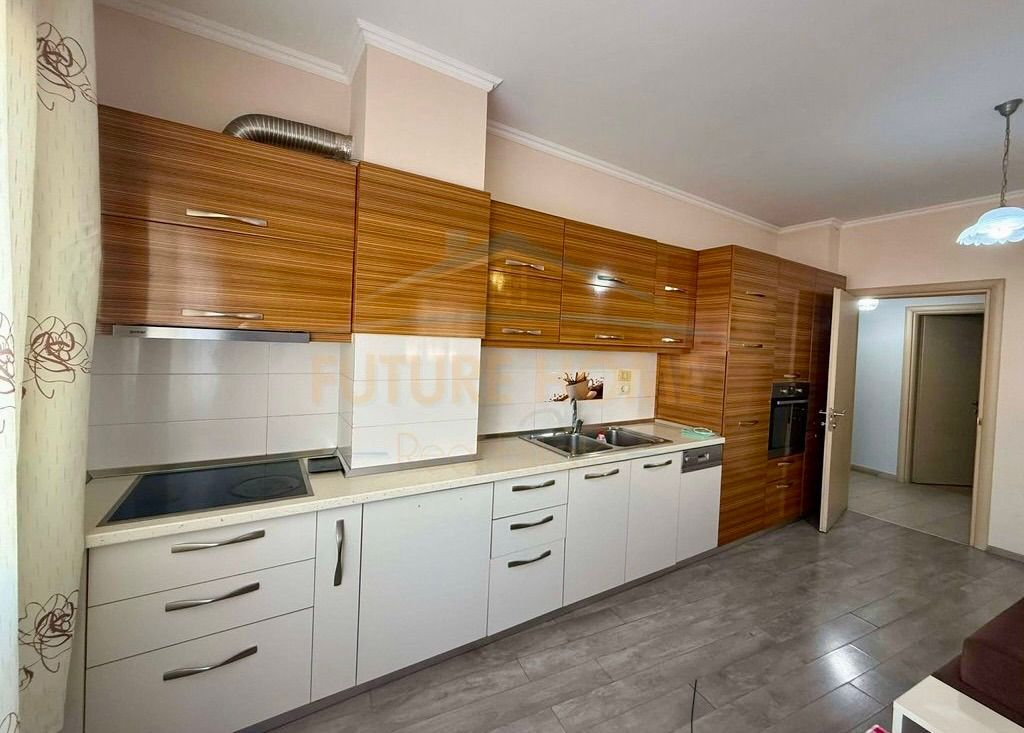 🏠 Jepet me Qera 2+1 i Bollshëm te Unaza e Re! 📍