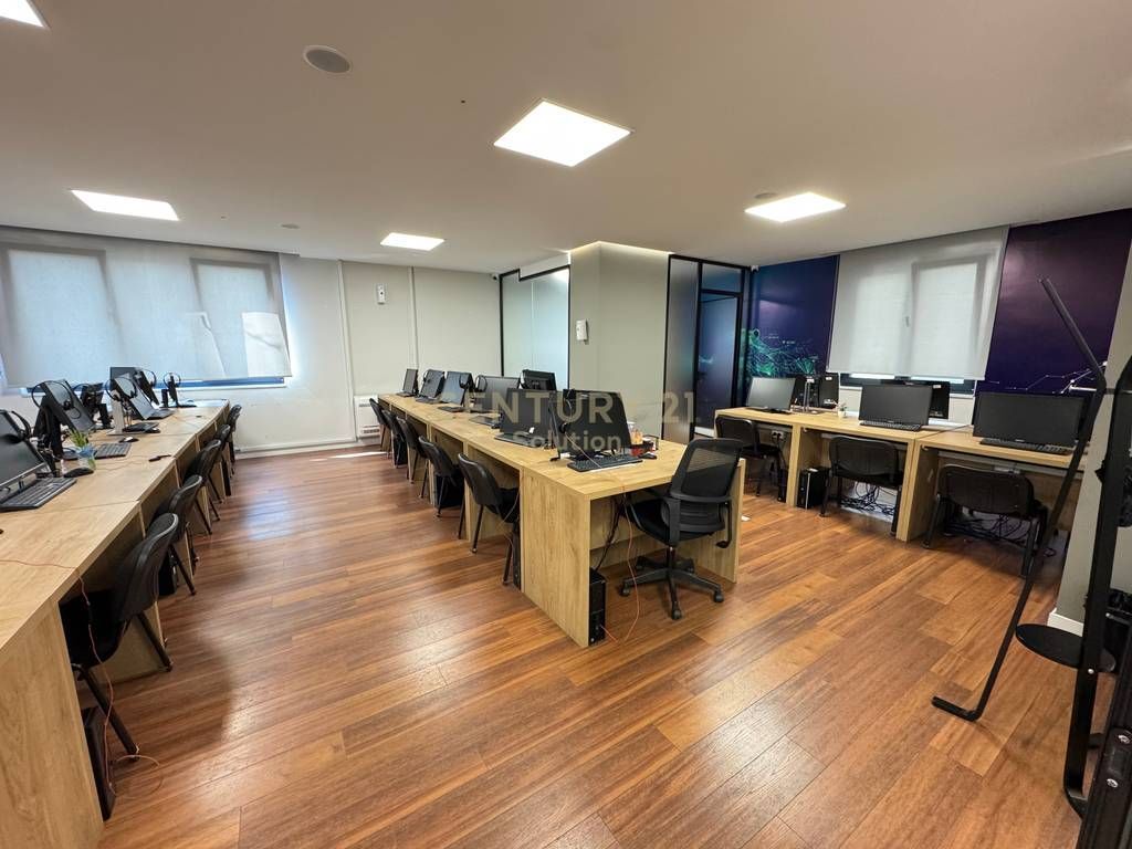 JEPET ME QIRA AMBIENT BIZNESI TEK SHALLVARET