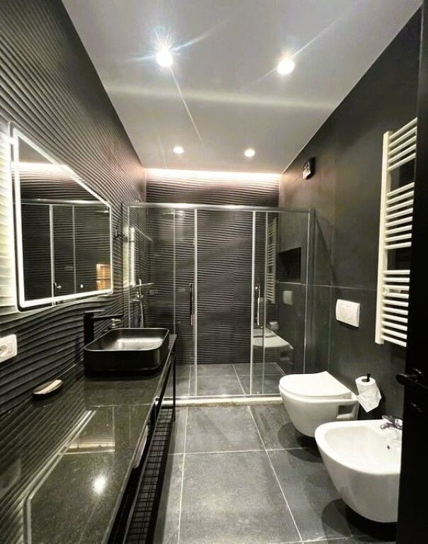 Apartament 2+1+post parkimi prane qendres, Rr. Barrikadave!