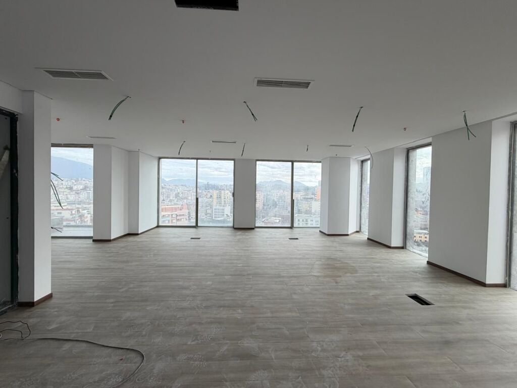 Downtown zyre 100m neto per qera