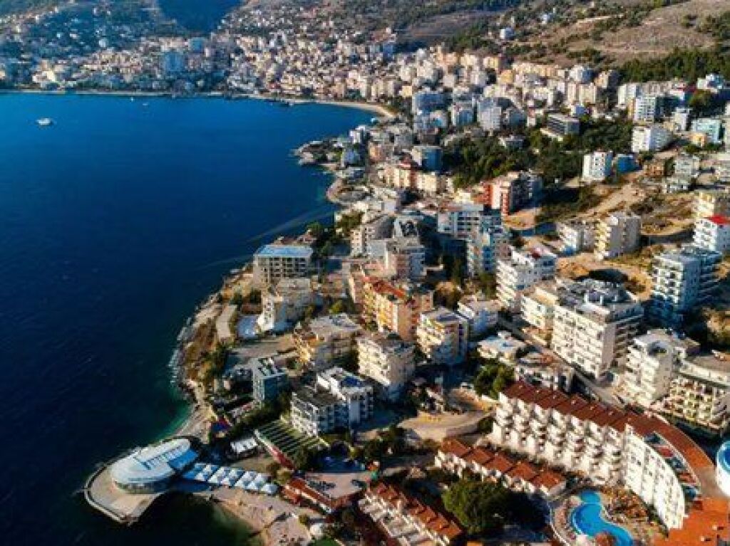 Shitet, Apartamenti 1+1, Sarande