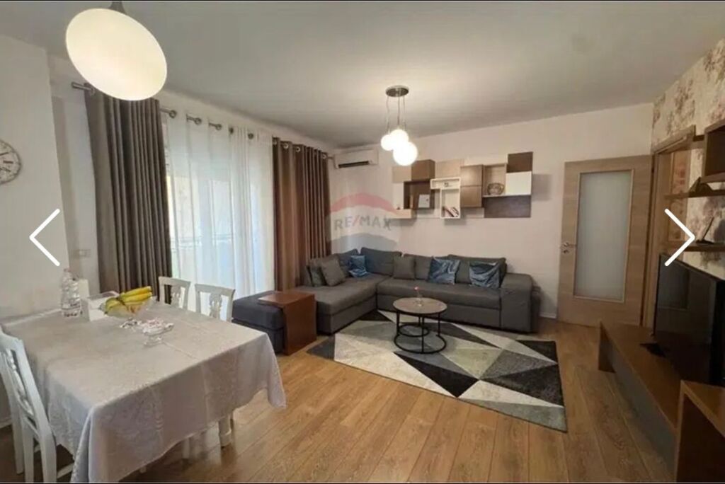Apartament 2+1 + Parkim per shitje